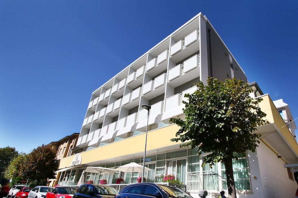 Hotel Boom Rimini Exterior photo